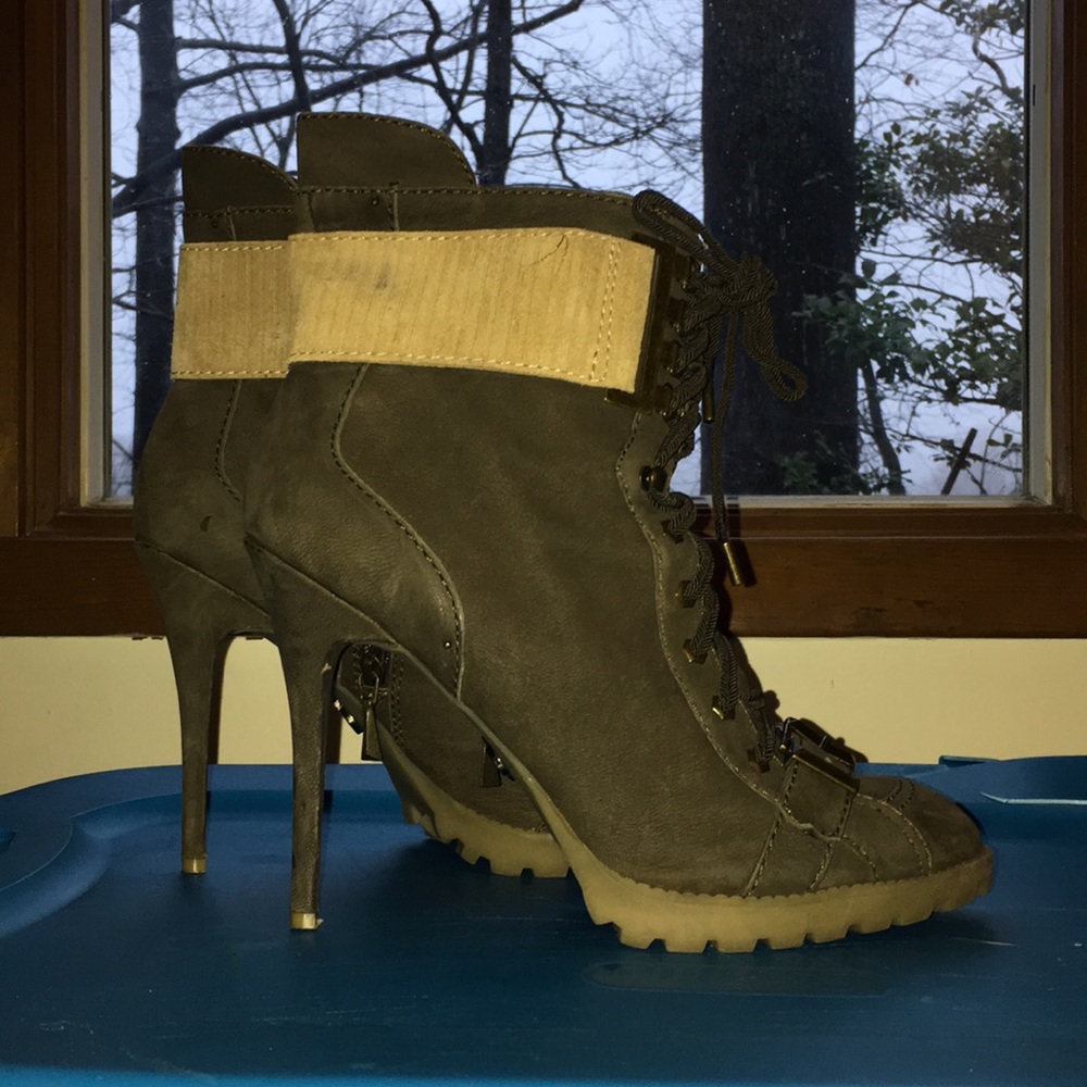 RFWAVA heels